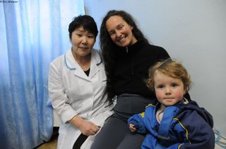 553_France_et_Leonie_hopital_Tiksi